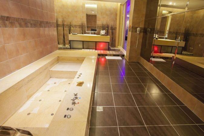 Idee Spa Motel Yangmei 외부 사진